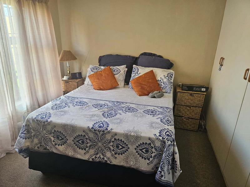 2 Bedroom Property for Sale in Heiderand Western Cape